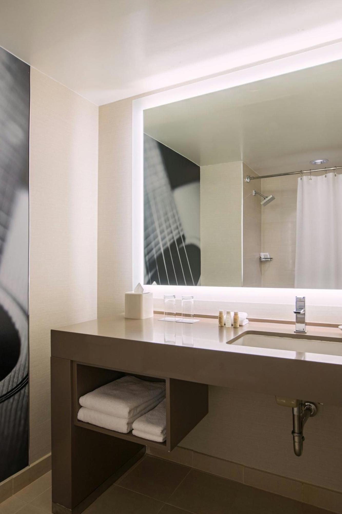 Renaissance 4* Austin