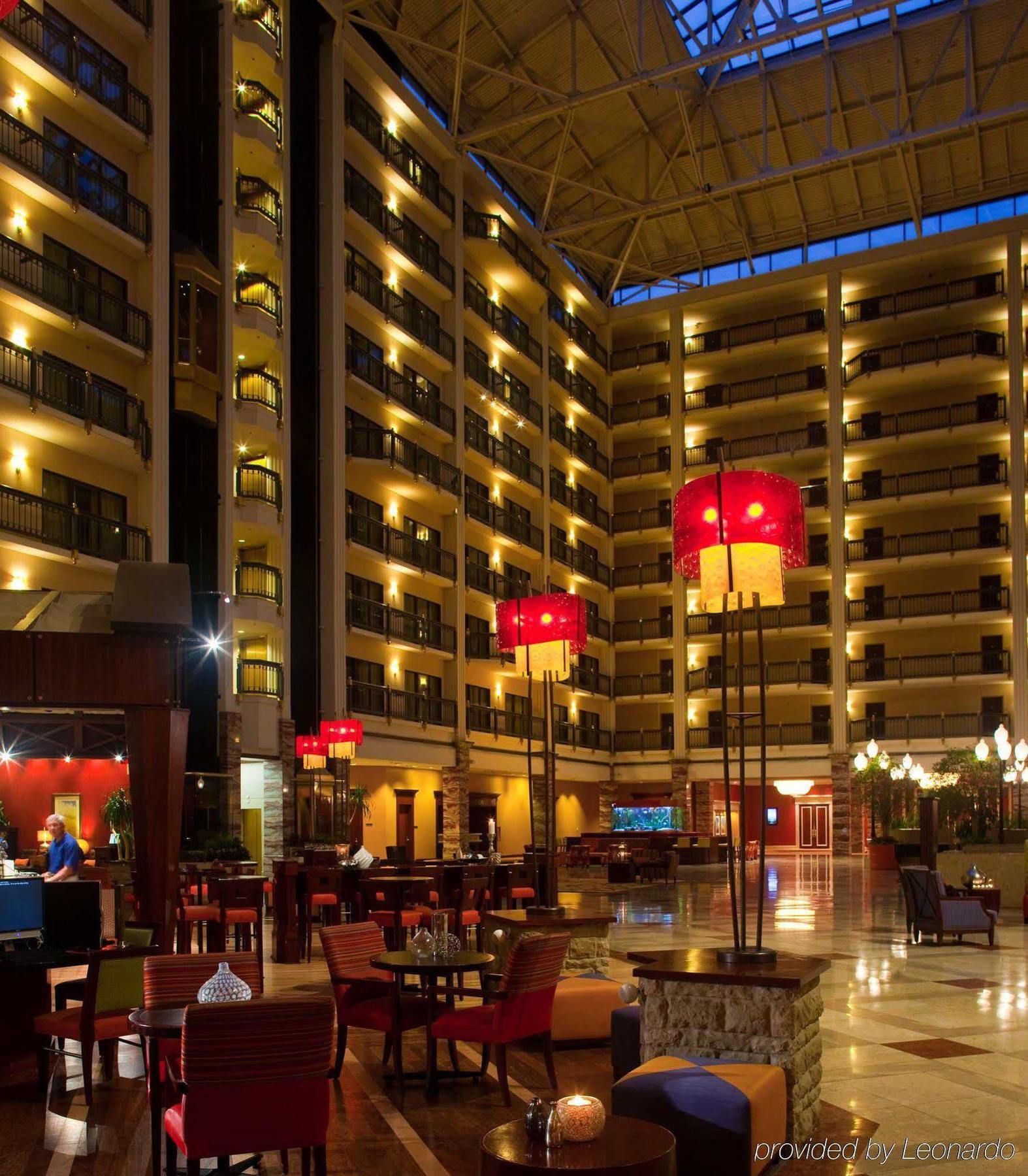 Renaissance Hotel 4*